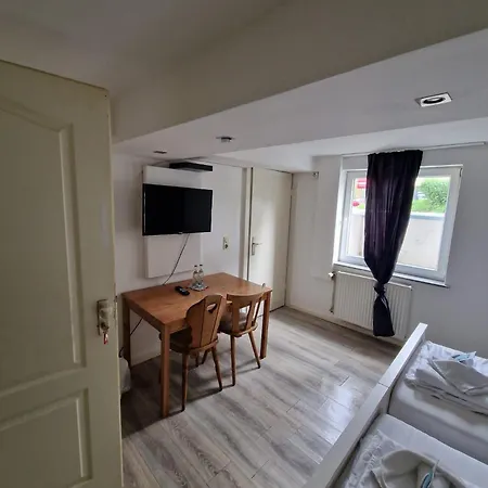 Gz אכסניה בון