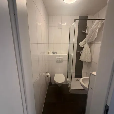 Gz אכסניה בון